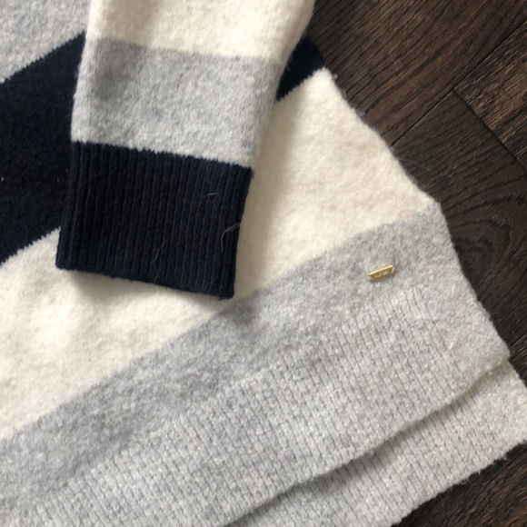 Tommy Hilfiger stripped sweater - Picture 3 of 3